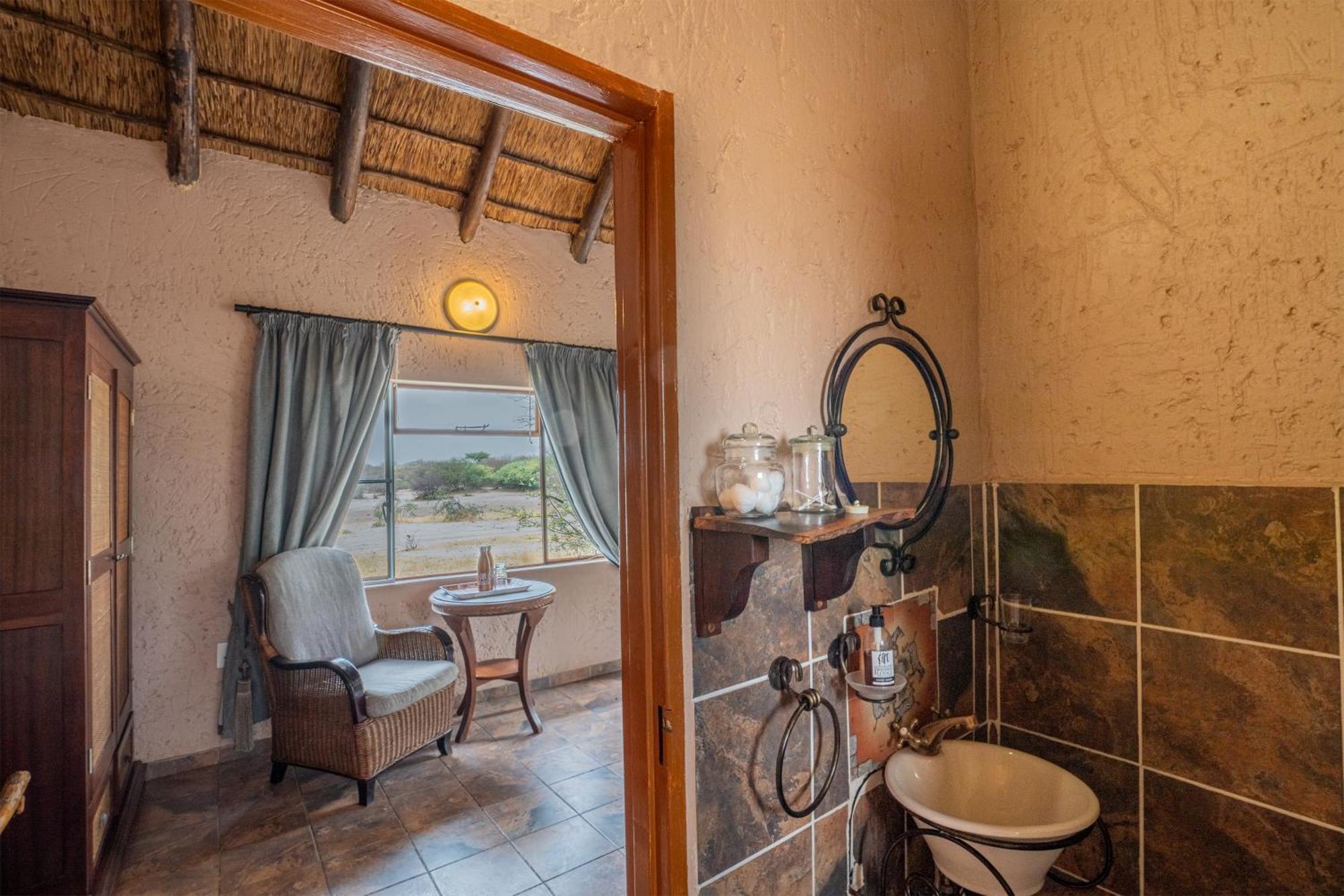 Grassland Safari Lodge Ghanzi Extérieur photo