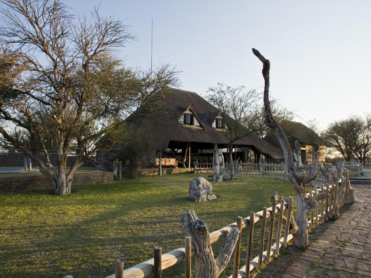 Grassland Safari Lodge Ghanzi Extérieur photo