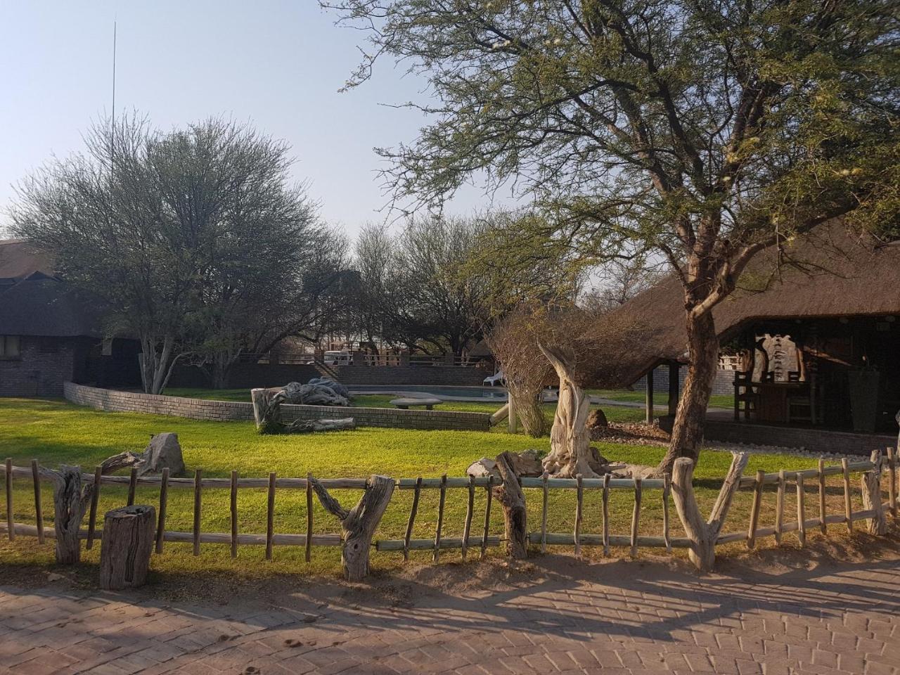 Grassland Safari Lodge Ghanzi Extérieur photo